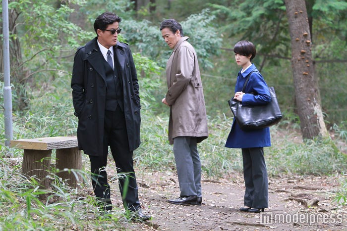 陣内孝則、村上弘明、剛力彩芽(C)テレビ東京