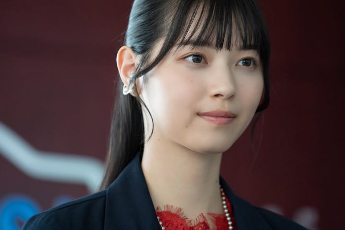 西野七瀬「ポケットに冒険をつめこんで」第1話より(C)「ポケットに冒険をつめこんで」製作委員会