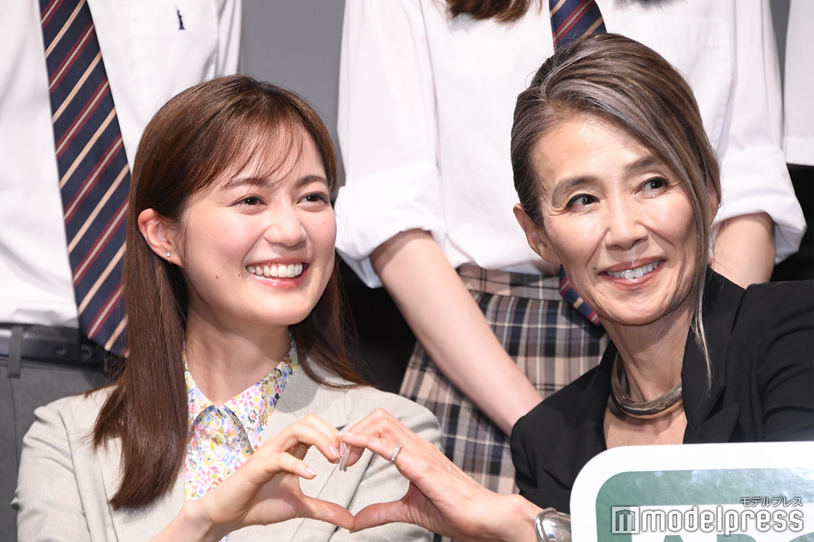 生田絵梨花、萬田久子（C）モデルプレス