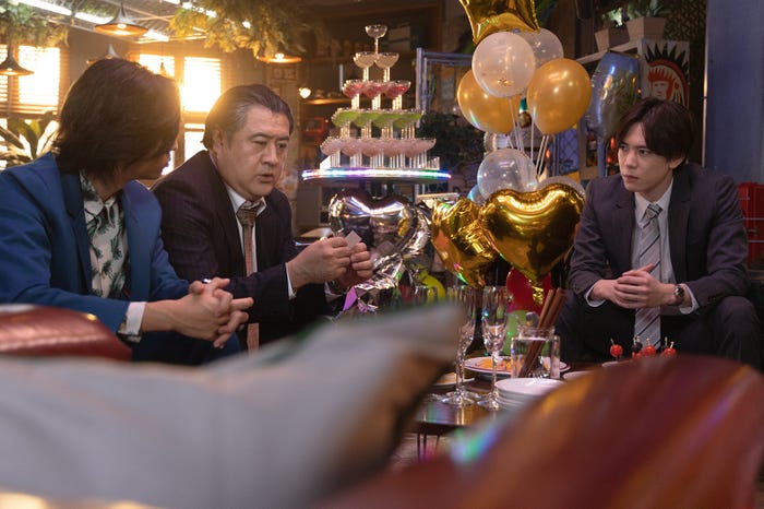 竜星涼、小手伸也、内藤秀一郎「スタンドUPスタート」第3話より(C)フジテレビ