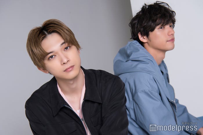 福士蒼汰(右)、吉沢亮 (C)モデルプレス