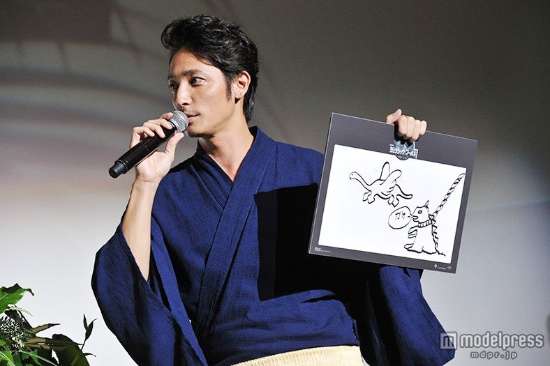 恐竜の絵を披露／松岡茉優