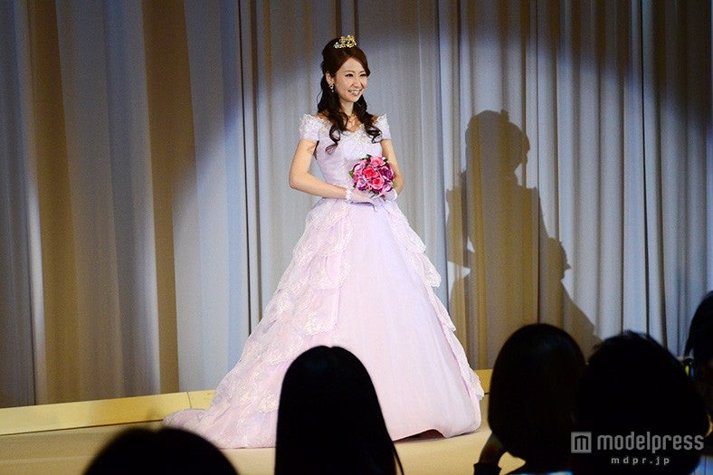 オーロラ姫をイメージしたカラードレス