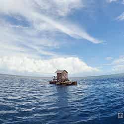ミクロネシア・ポンペイ島、珊瑚に囲まれた360度海の家