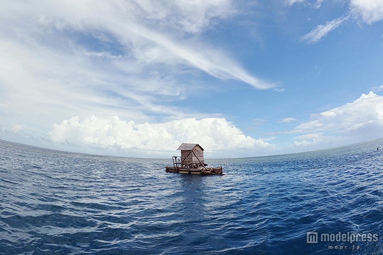 ミクロネシア・ポンペイ島、珊瑚に囲まれた360度海の家