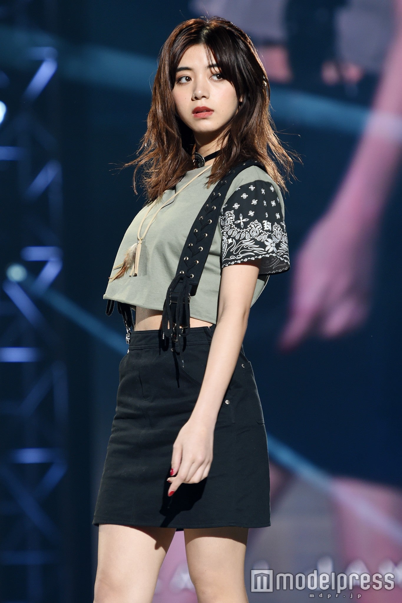 池田エライザ、圧倒的美脚＆お腹チラ見せで視線独占＜神コレ2016S／S＞