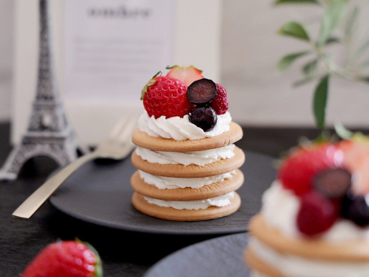 苺のビスケットケーキ 苺のビスケットケーキ