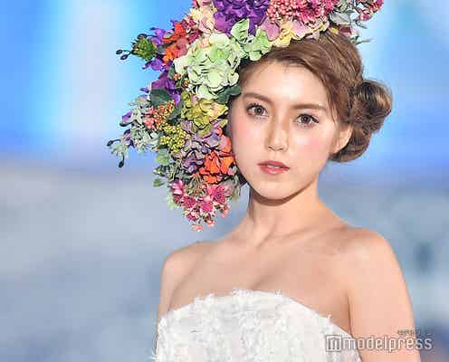 ちゃんえな(中野恵那)、ドレス姿で美デコルテ披露 投げキスで会場沸かす<関コレ2018A/W>