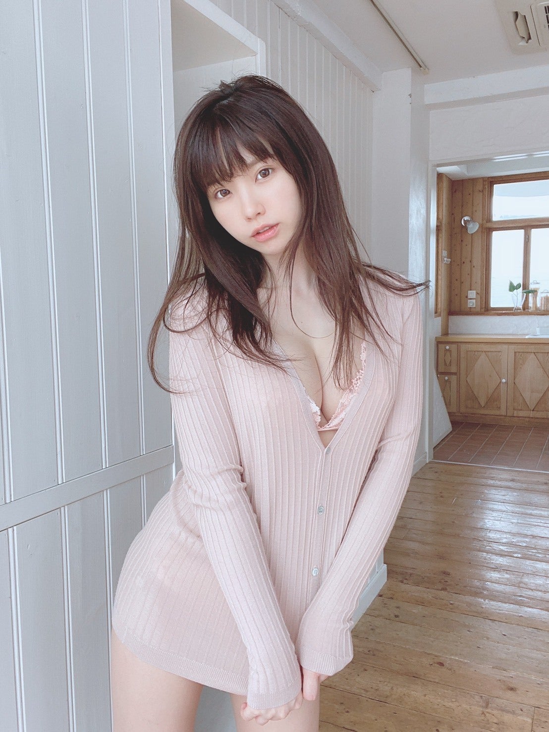 えなこ／『GIRLS graph.（ガールズグラフ）』002（宝島社、4月15日発売）オフショット（提供画像）