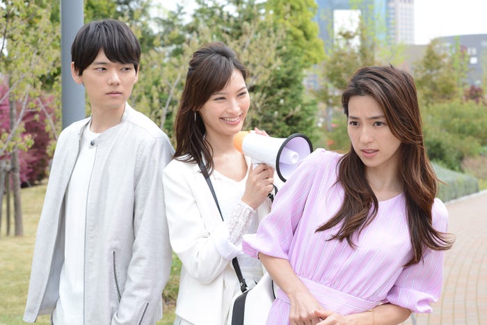 古川雄輝、大政絢、中村アン/「ラブリラン」第5話より(C)読売テレビ