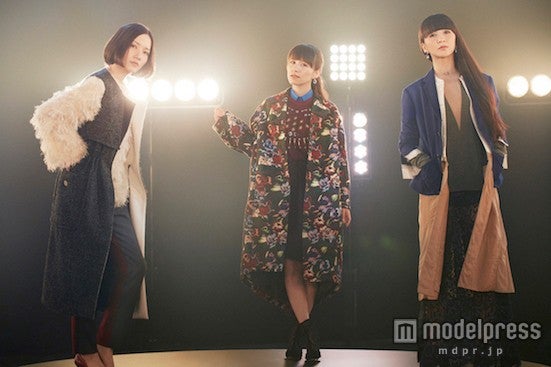 Perfume、新色ピンクの「iPhone 6s」で自撮り