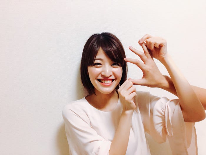 森田紗英、彼氏の大きな手をアピール(提供写真)