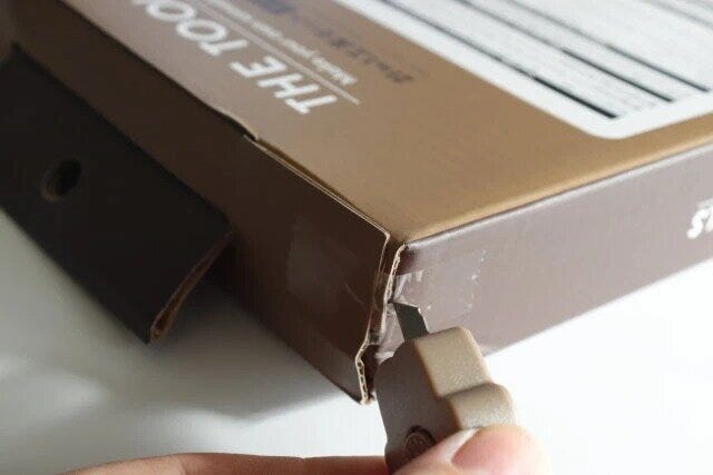 ダイソー ミニカッター(クマ、マグネット付) ダイソーのポーチに常備したいミニカッター(クマ、マグネット付)