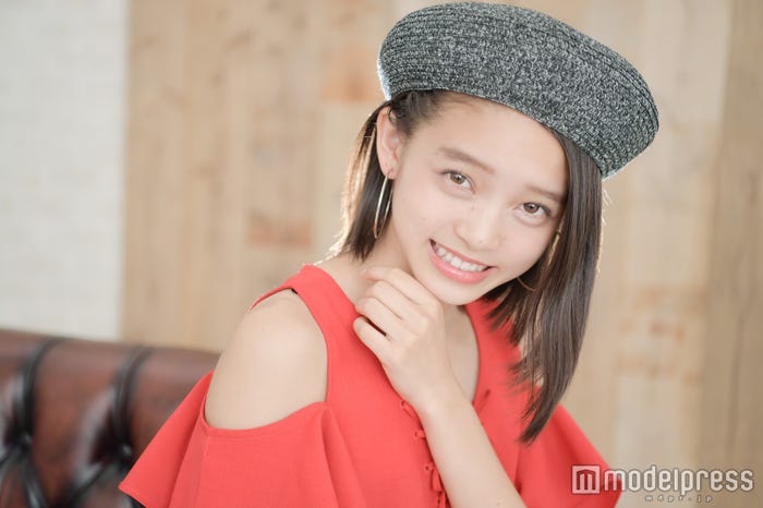 α-X’sあかり(C)モデルプレス