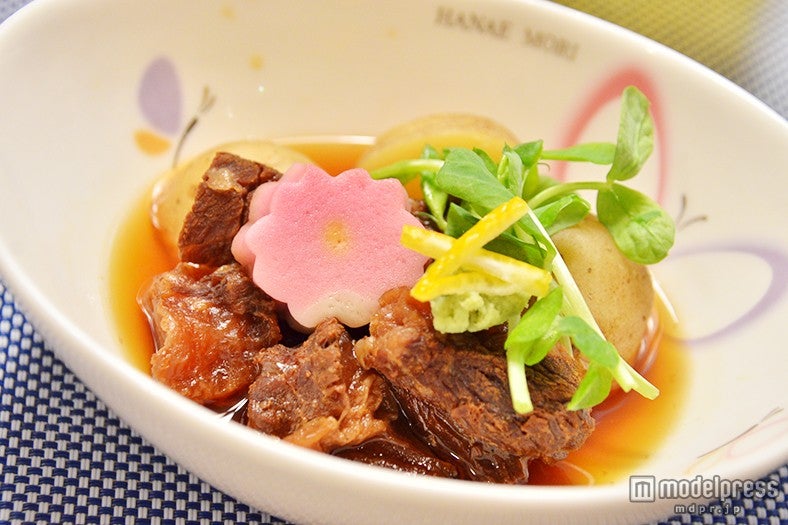 「能登牛会席」、牛すじと新じゃが／画像提供：割烹たけし