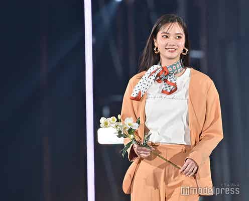 新川優愛「うるっとしちゃいました」2年ぶり有観客に感激 春色セットアップで爽やかに<TGC 2022 S/S>