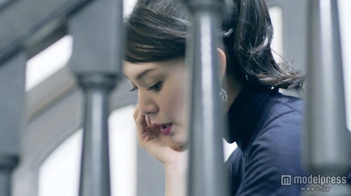 知花くらら/ファッション誌「Domani」(小学館)新CMより