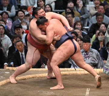 豊昇龍、安青錦、琴桜は白星発進 大の里は痛恨の初日黒星