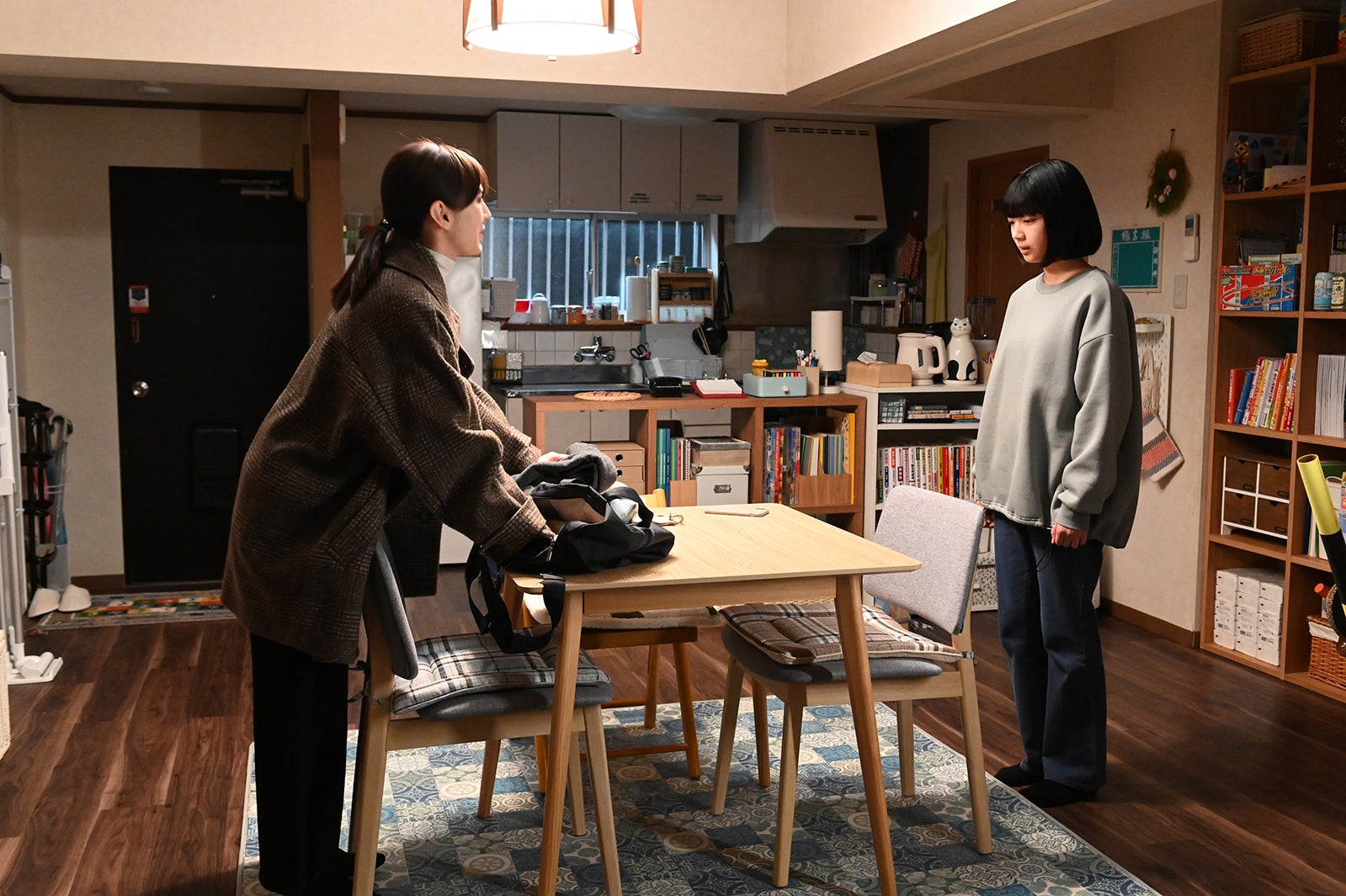 北川景子、一色香澄「あなたを奪ったその日から」（C）カンテレ