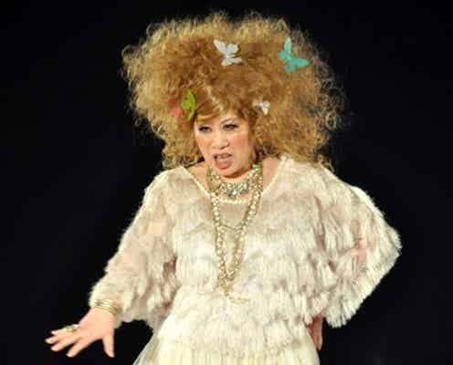 あき竹城64歳、ド派手ウィッグ×ギャルメイクで「TGC」初登場