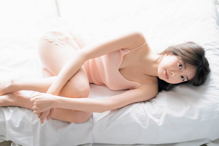 牧野真莉愛BIGポスター(画像提供:秋田書店)