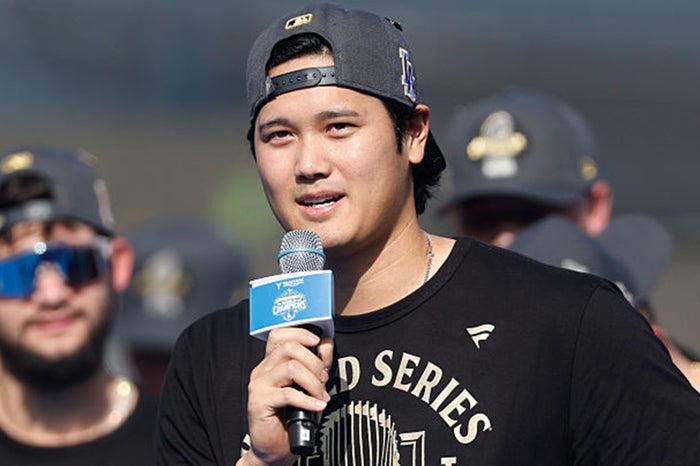 大谷翔平選手＆真美子夫人、ドレスアップ2ショットが話題 笑顔で寄り添う姿に「ムービースターみたい」「そろってスタイル抜群」の声