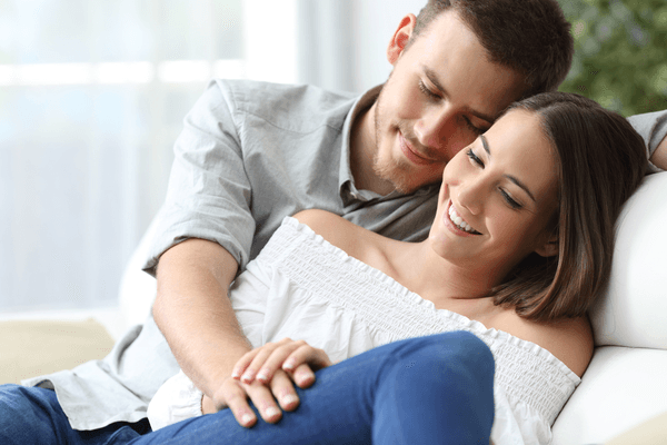 男に聞いた 女性に 寂しい と言う時の心理って モデルプレス