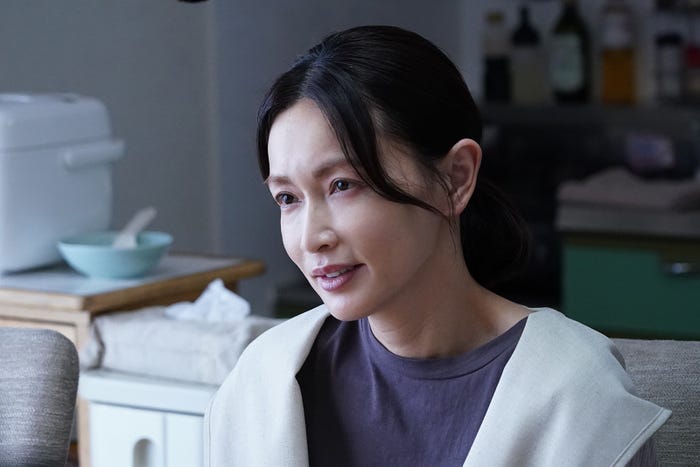 長谷川京子「降り積もれ孤独な死よ」第9話より(C)井龍一・伊藤翔太/講談社(C)ytv