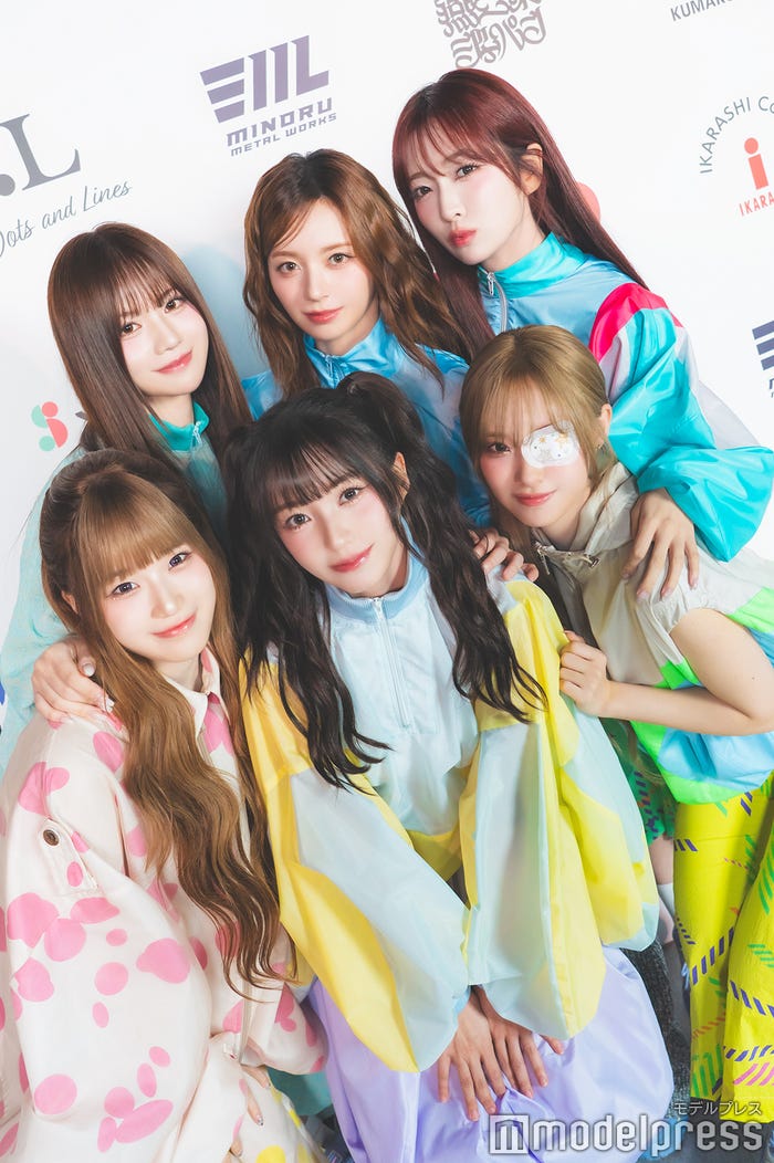 MADEIN(上段)セリナ、マシロ、ミユ(下段)スへ、イェソ、マシロ、ナゴミ(C)モデルプレス