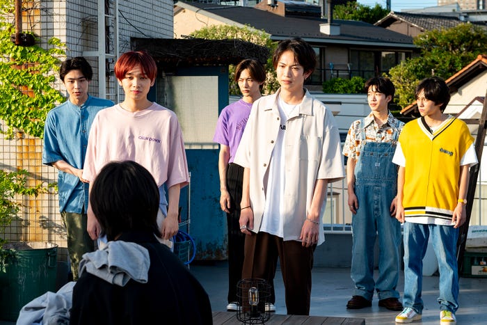 八村倫太郎、宮世琉弥、NOA、綱啓永、森愁斗、山下幸輝 「君の花になる」第2話より(C)TBS