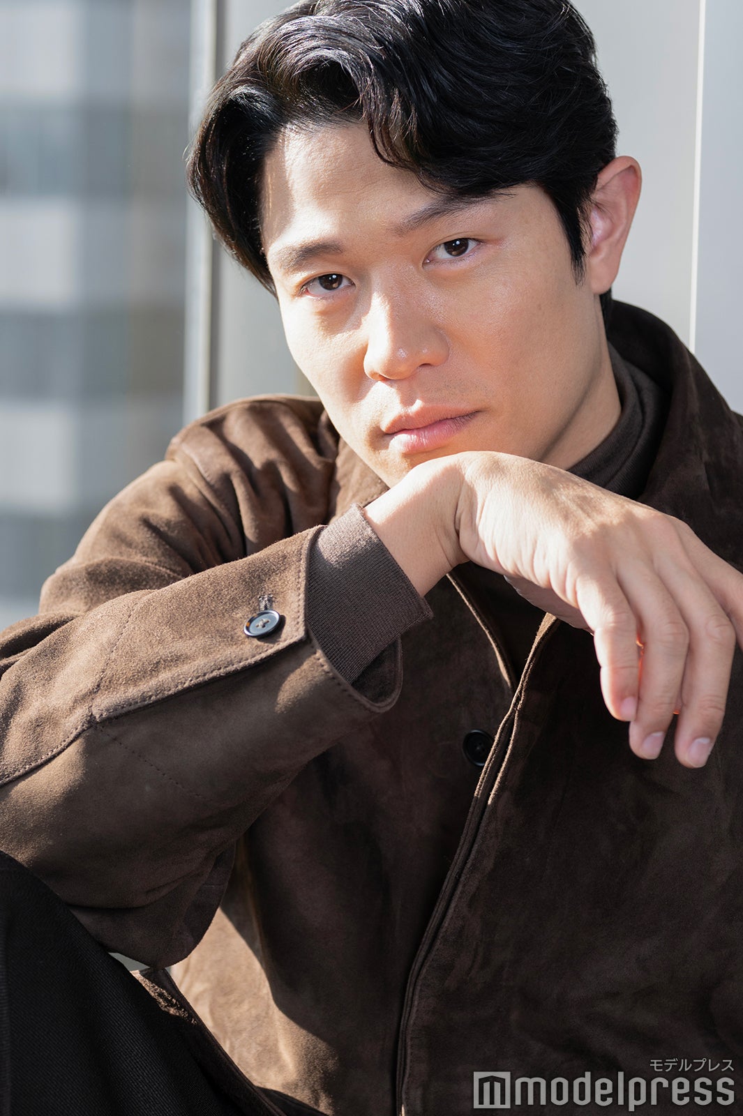 鈴木亮平、“前代未聞の一人二役”徹底した役作り 戸田恵梨香と現場で大切にしたこと「戸田さんじゃないとあの役はできなかった」【日曜劇場「リブート」インタビュー】