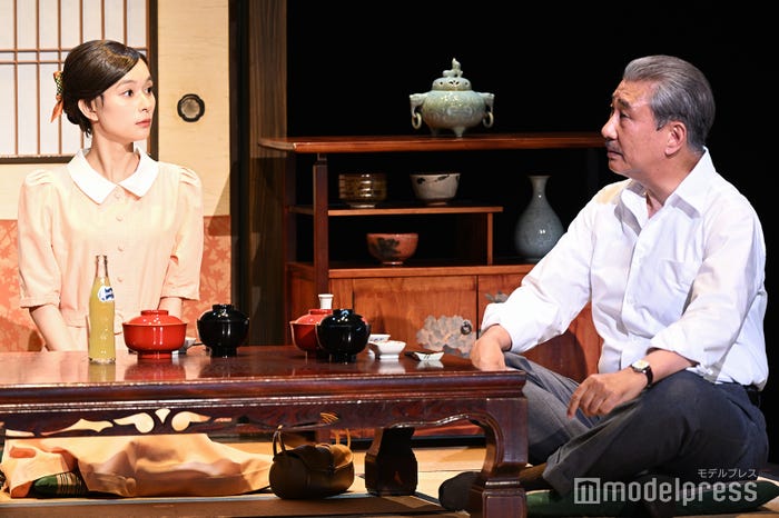 芳根京子、中井貴一(C)モデルプレス