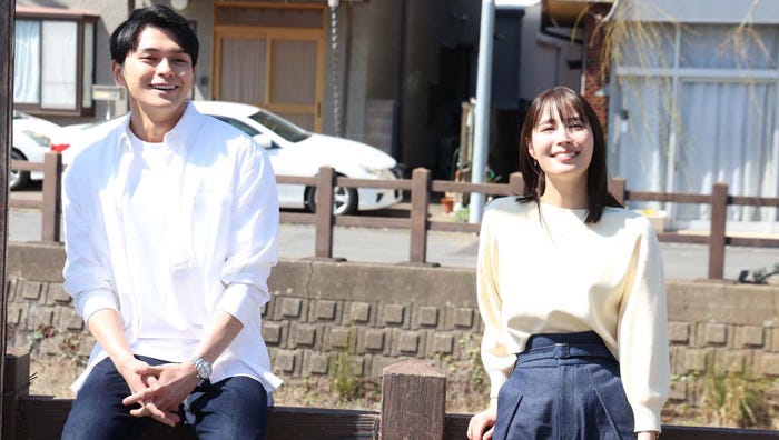 眞栄田郷敦、広瀬アリス「366日」第1話より(C)フジテレビ