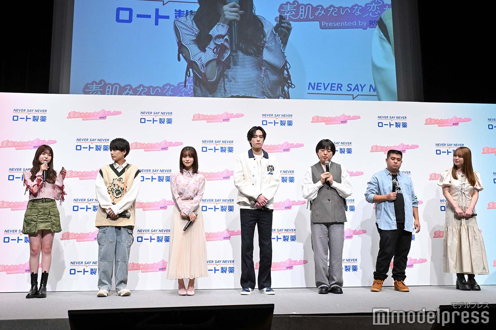 （左から）折田涼夏、小西詠斗、長濱ねる、内藤秀一郎、かみちぃ、アタック西本、菅本裕子（C）モデルプレス