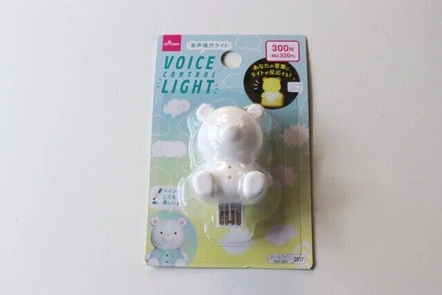 ダイソー ボイスコントロールライト(くま) ダイソーのボイスコントロールライト(くま)のパッケージ