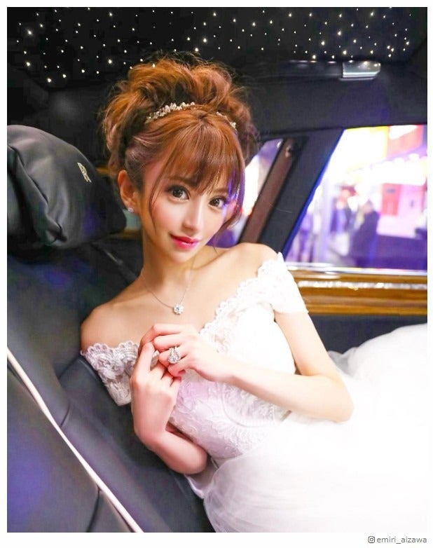 愛沢えみり、金髪キャバ嬢時代のメイク工程公開 ヘアケアへのこだわりも明かす