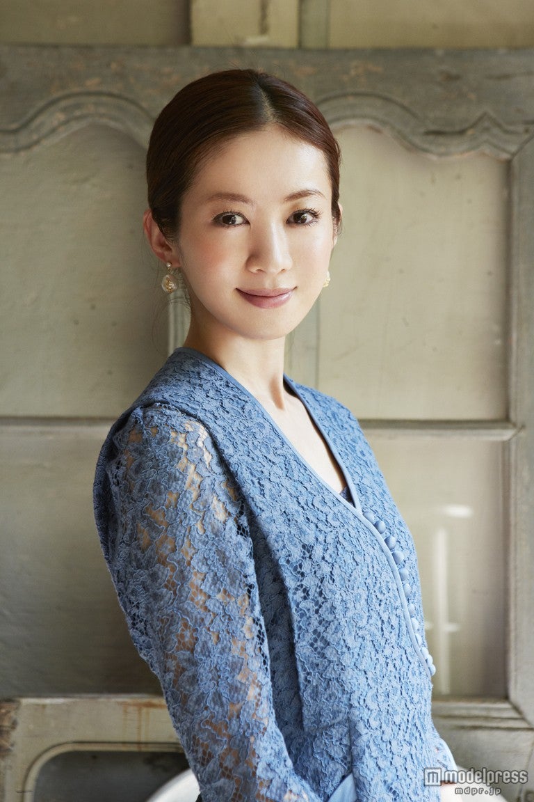 モデル高垣麗子、「より美しく」 新しいエレガントを実現