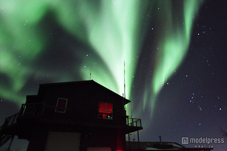 オーロラと3つの太陽が見える?想像を超えた絶景に驚き