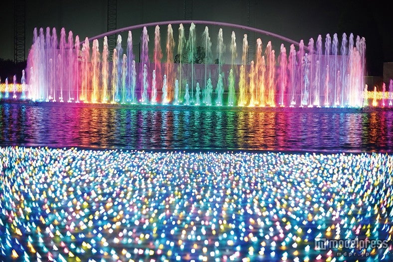 宝石イルミ400万球が過去最高の輝きを放つ 夜限定アトラクションも