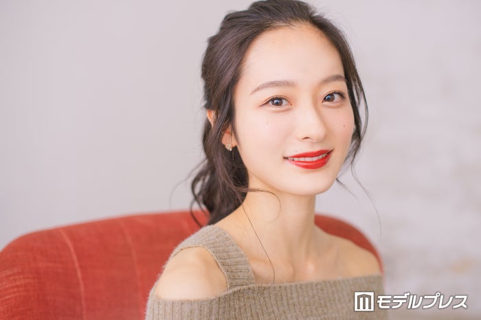 神谷明采、人生初「ヤンマガ」グラビア密着動画が話題「抜群スタイル」「初めてとは思えない」