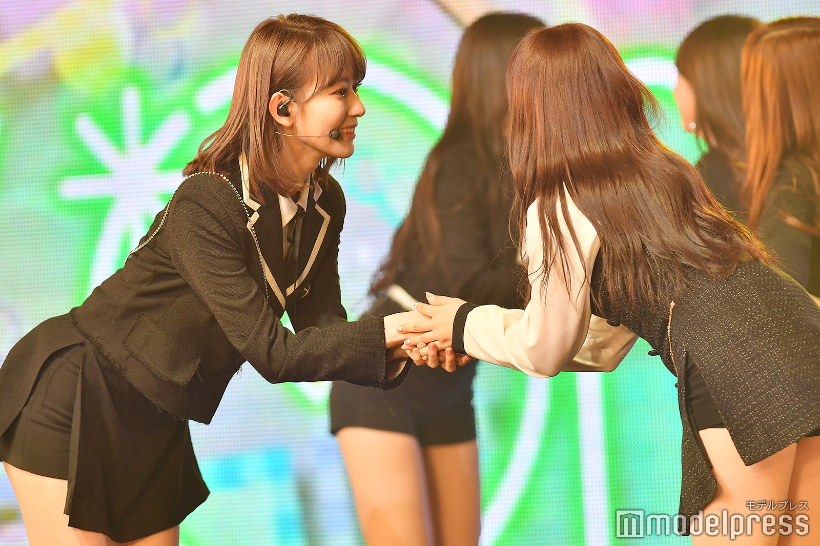 宮脇咲良、矢吹奈子 （C）モデルプレス