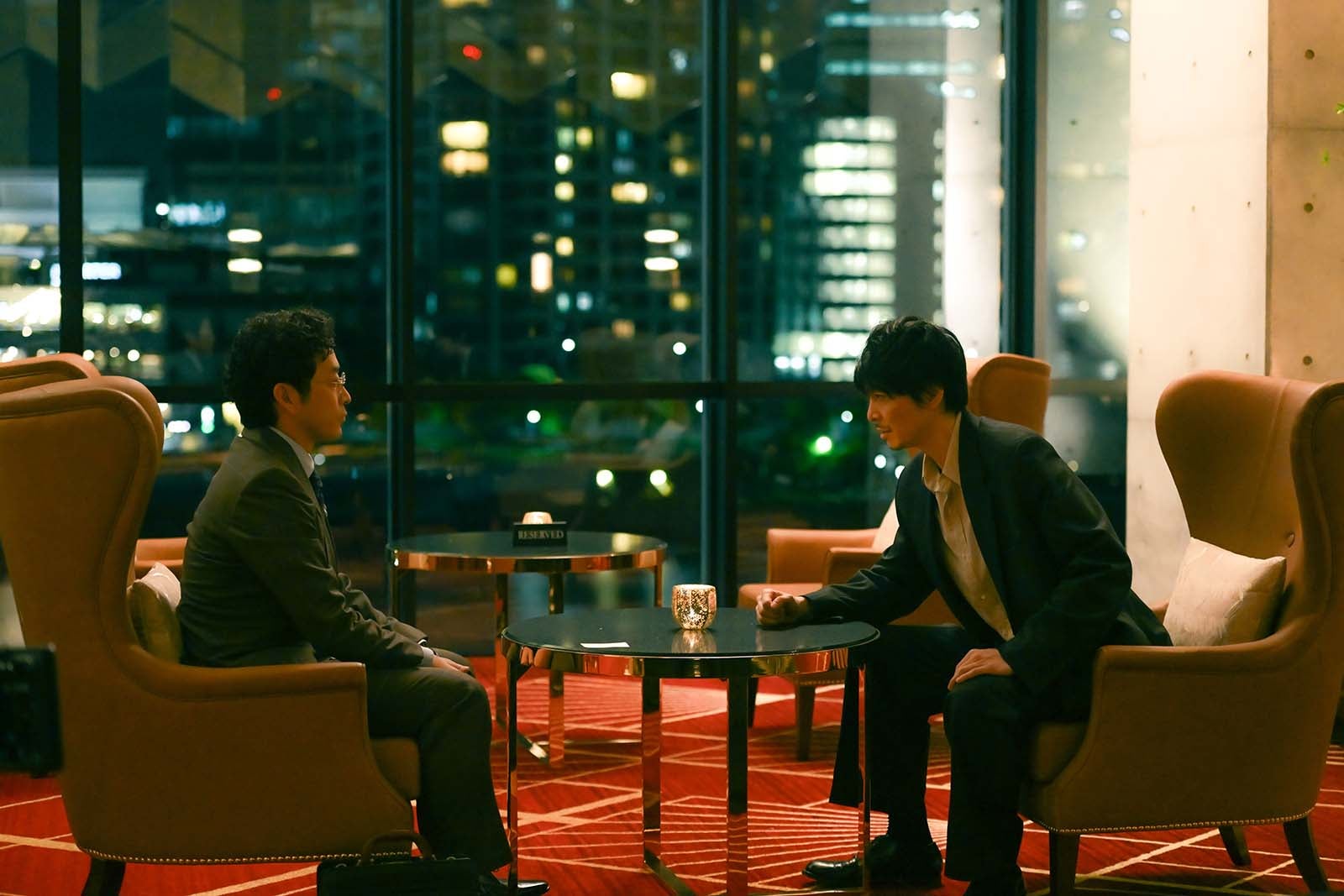 迫田孝也、長谷川博己「アンチヒーロー」第8話より（C）TBS