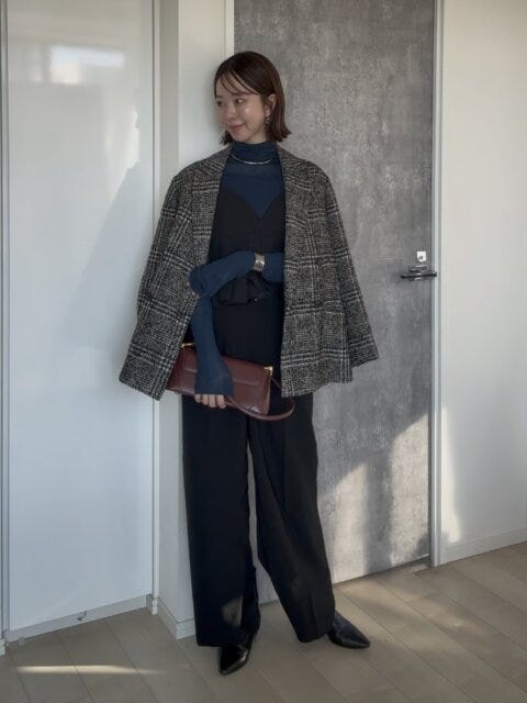 PLSTシアーリブタートルネックセーター PLSTシアーリブタートルネックセーターのビスチェコーデ 全身