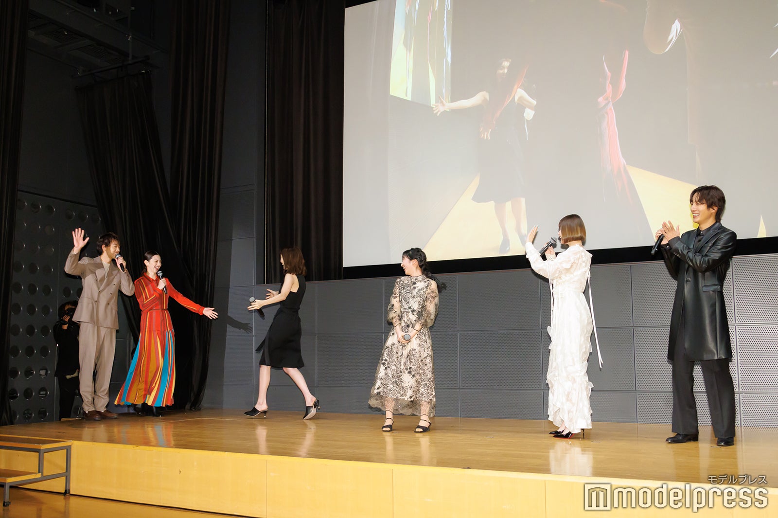 竹内涼真、中条あやみ、横溝菜帆、飯豊まりえ、玉城ティナ、溝端淳平（C）モデルプレス