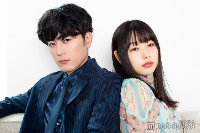 間宮祥太朗、桜井日奈子(C)モデルプレス