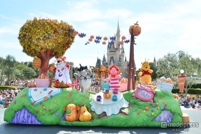 プーさんたちのピクニックエリアのフロート/ハッピーハロウィーンハーベスト