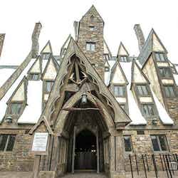 三本の箒/画像提供:ユー・エス・ジェイ