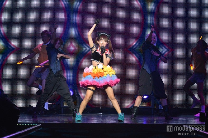 キュートな衣装で登場したぴかりん