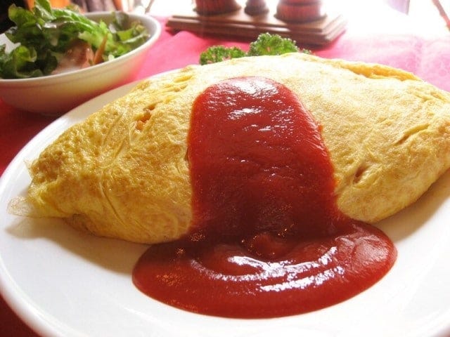 オムライス(税込1350円 ※ランチ、サラダ付)(2012年3月20日撮影)