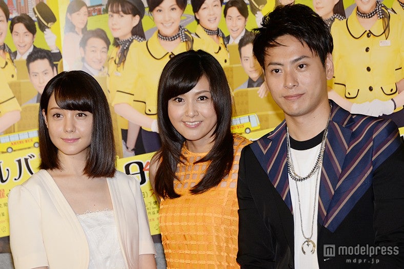 （左から）トリンドル玲奈、藤原紀香、山下健二郎